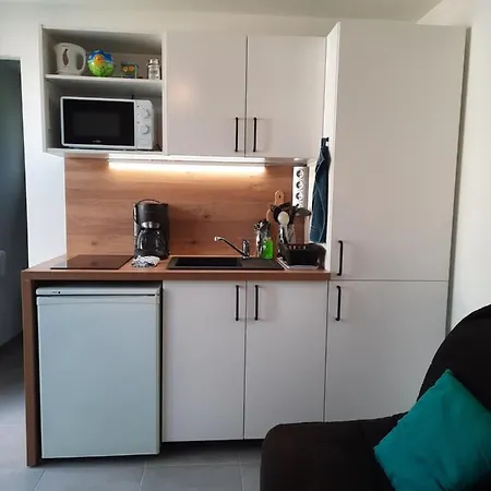 Mignon Studio Avec Terrasse Face Aux Montagnes *